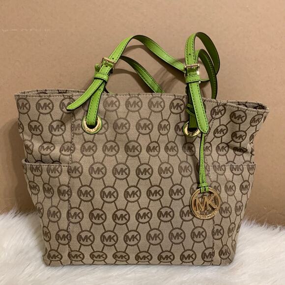 MICHAEL KORS JET SET Vintage Khaki Signature Canvas Pocket Tote w/Green Trim - Picture 2 of 16